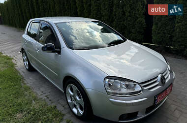 Хэтчбек Volkswagen Golf 2008 в 