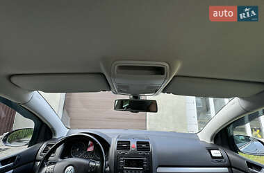 Хэтчбек Volkswagen Golf 2008 в 