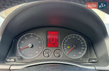 Хэтчбек Volkswagen Golf 2008 в 