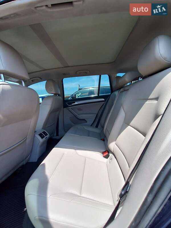 Универсал Volkswagen Golf 2016 в Львове