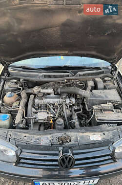 Хэтчбек Volkswagen Golf 1998 в 