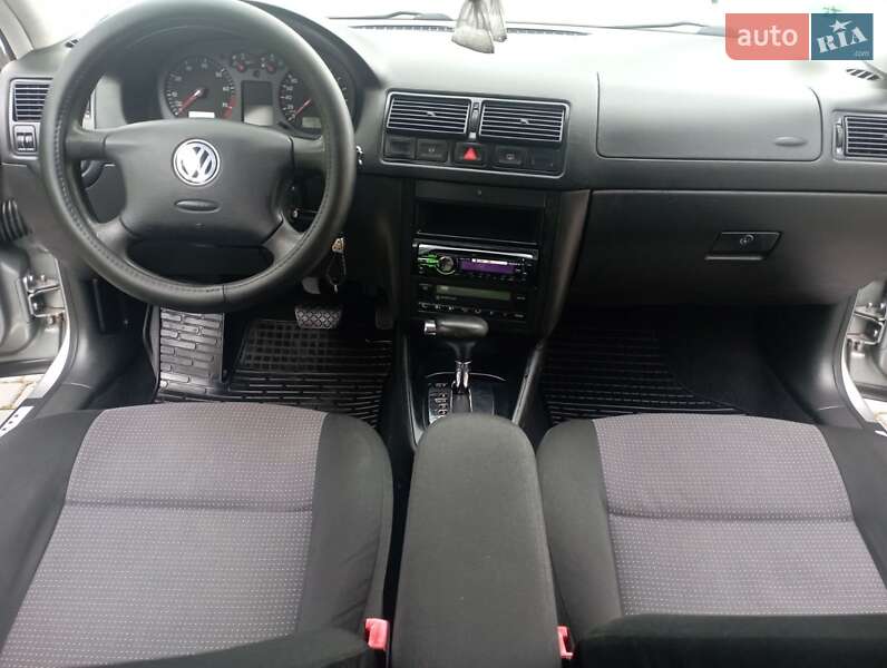 Volkswagen Golf 2002