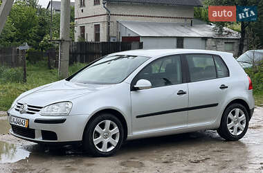 Хетчбек Volkswagen Golf 2004 в Тернополі