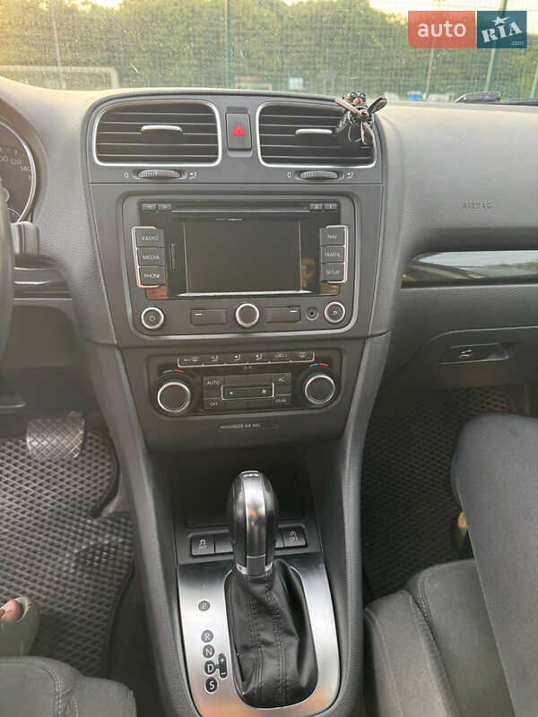 Универсал Volkswagen Golf 2011 в Ивано-Франковске