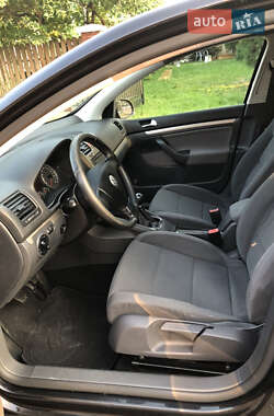 Хэтчбек Volkswagen Golf 2008 в 