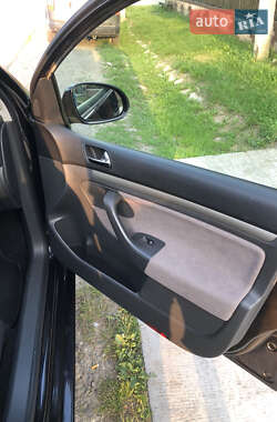 Хэтчбек Volkswagen Golf 2008 в 