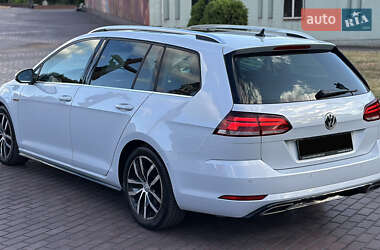 Универсал Volkswagen Golf 2017 в 
