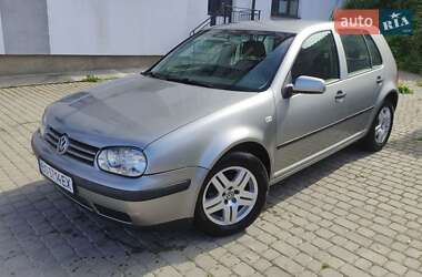 Хэтчбек Volkswagen Golf 2002 в Чорткове