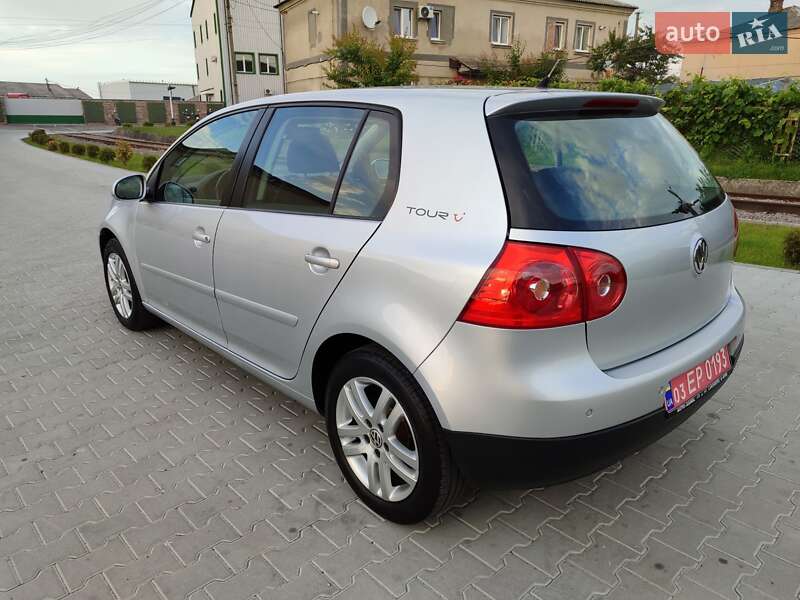 Хетчбек Volkswagen Golf 2007 в Сарнах