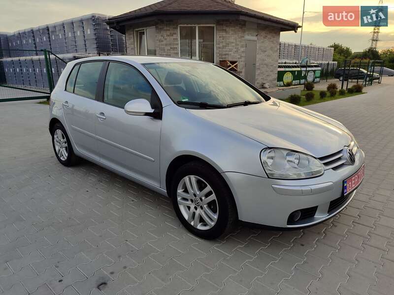 Хетчбек Volkswagen Golf 2007 в Сарнах