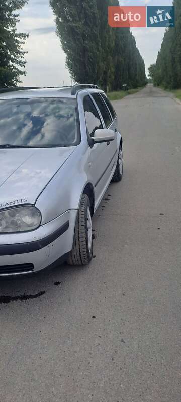 Універсал Volkswagen Golf 2000 в 