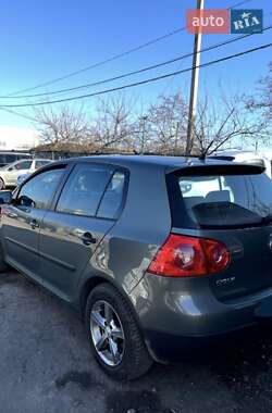 Хэтчбек Volkswagen Golf 2006 в Сумах