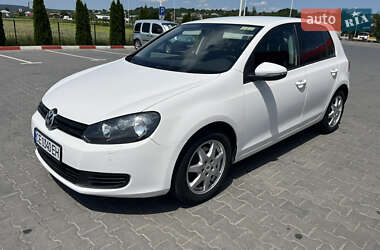 Хетчбек Volkswagen Golf 2011 в Чернівцях