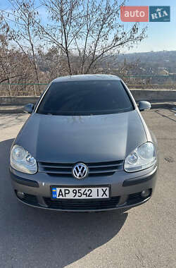 Хэтчбек Volkswagen Golf 2006 в 