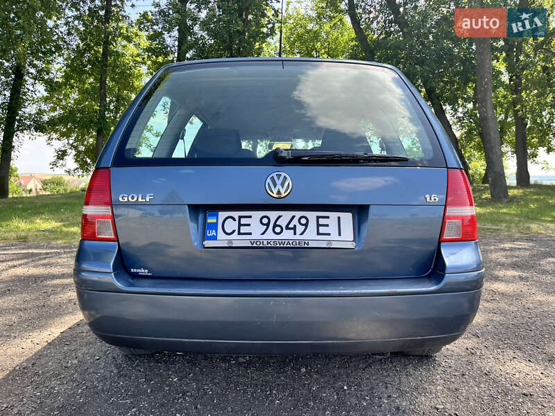 Універсал Volkswagen Golf 2003 в Чернівцях