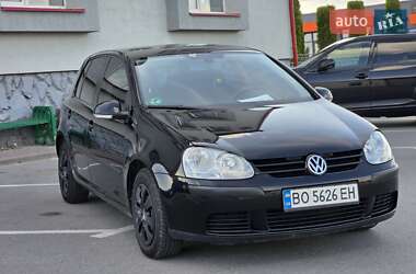 Хэтчбек Volkswagen Golf 2005 в Тернополе