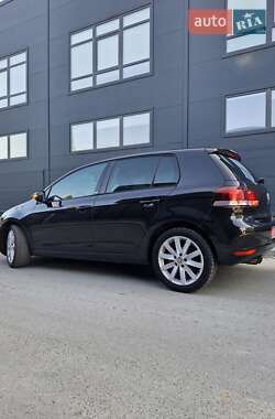 Хэтчбек Volkswagen Golf 2010 в 