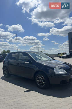 Хэтчбек Volkswagen Golf 2006 в 