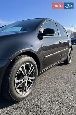 Хэтчбек Volkswagen Golf 2006 в 