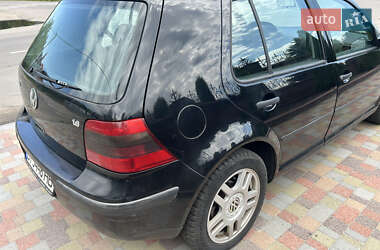 Хэтчбек Volkswagen Golf 2000 в 