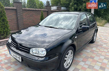 Хэтчбек Volkswagen Golf 2000 в 