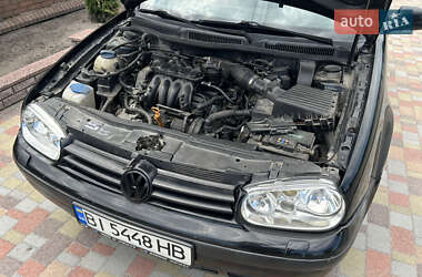 Хэтчбек Volkswagen Golf 2000 в 