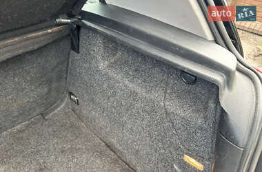 Хэтчбек Volkswagen Golf 2000 в 