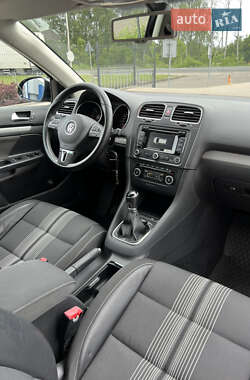 Универсал Volkswagen Golf 2012 в 