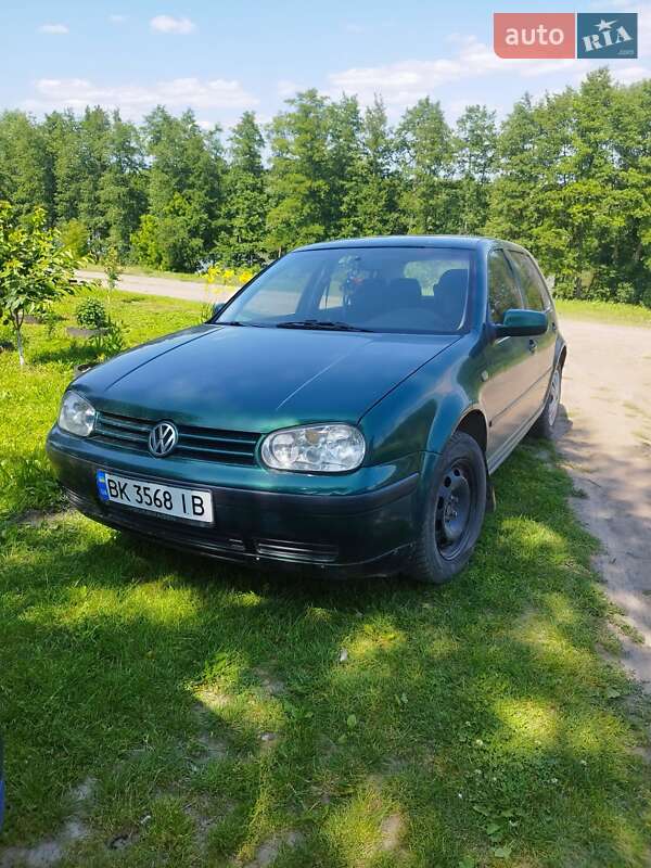 Хетчбек Volkswagen Golf 1999 в Млиніві
