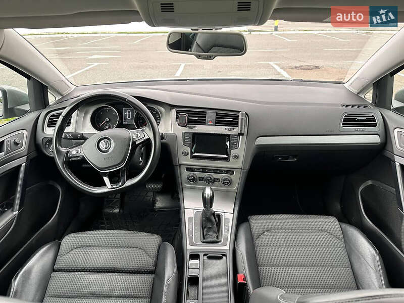 Универсал Volkswagen Golf 2014 в 