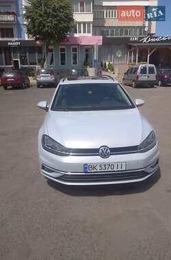 Универсал Volkswagen Golf 2018 в Ровно