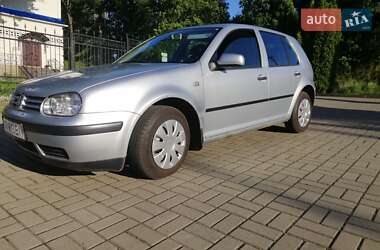 Хэтчбек Volkswagen Golf 2001 в Прилуках