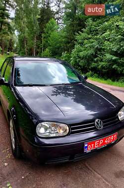 Хэтчбек Volkswagen Golf 2003 в Тростянце