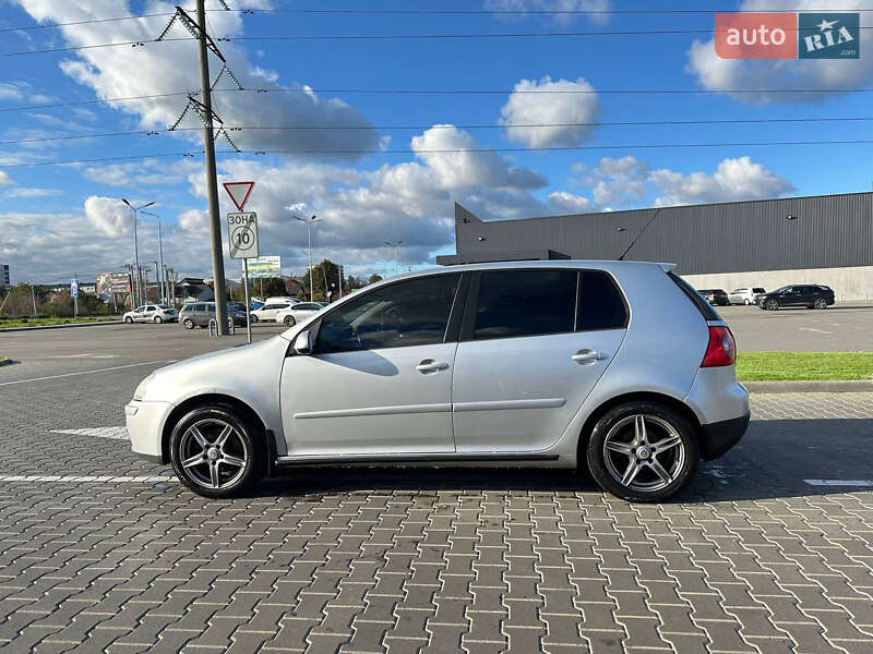 Хетчбек Volkswagen Golf 2008 в Ірпені