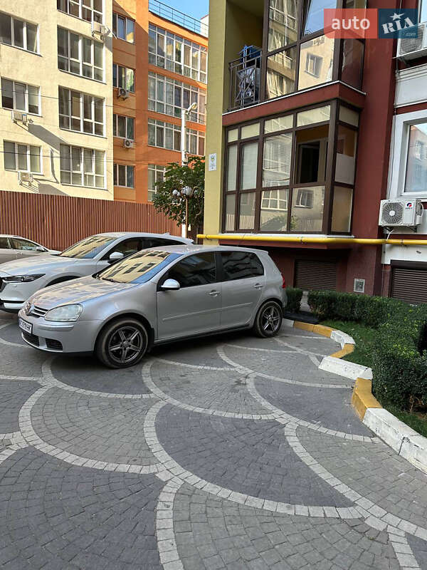 Хетчбек Volkswagen Golf 2008 в Ірпені
