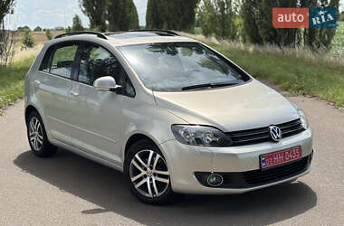 Хэтчбек Volkswagen Golf 2010 в Барышевке