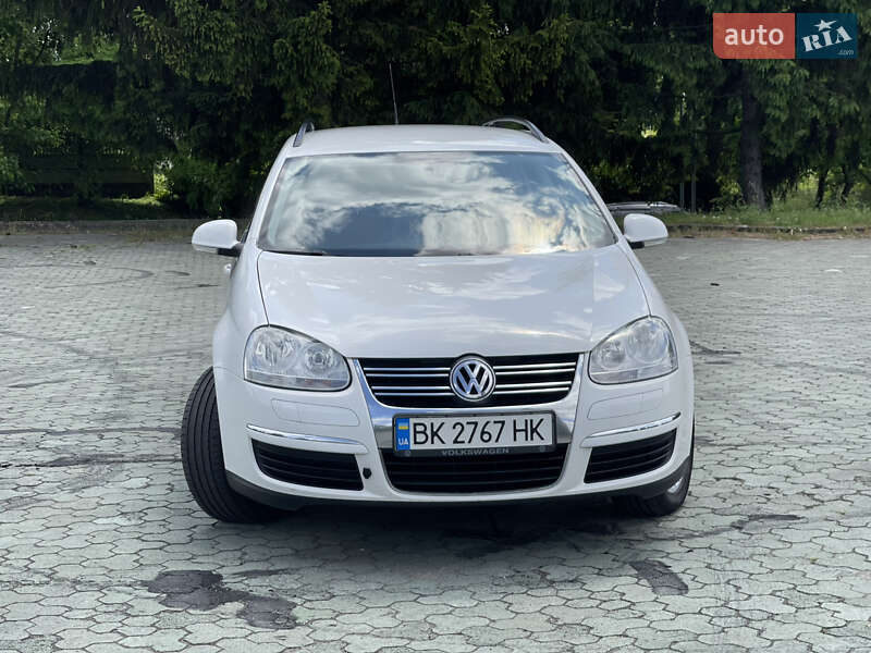 Универсал Volkswagen Golf 2008 в Ровно