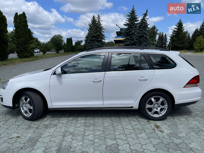 Универсал Volkswagen Golf 2008 в Ровно