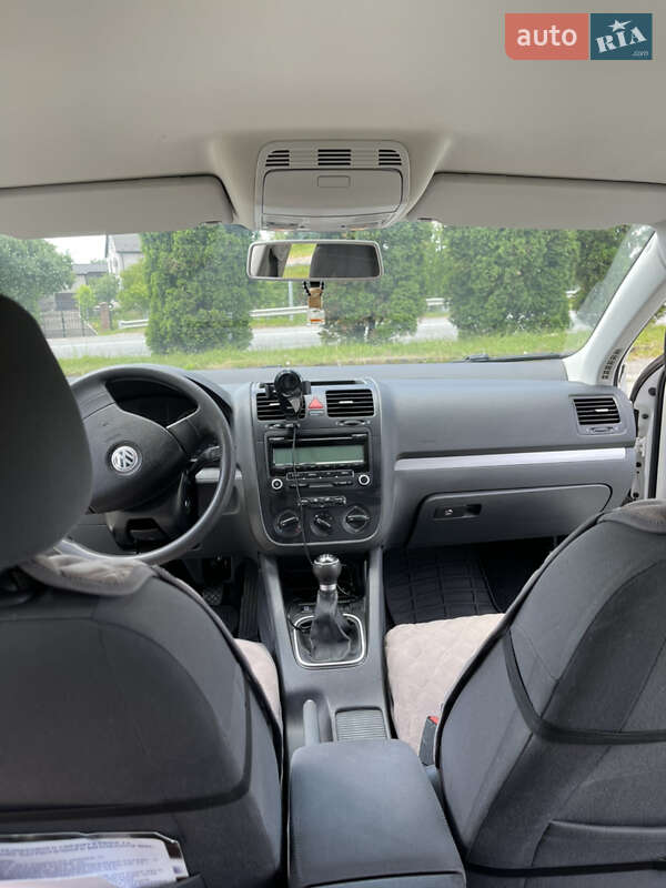 Универсал Volkswagen Golf 2008 в Ровно