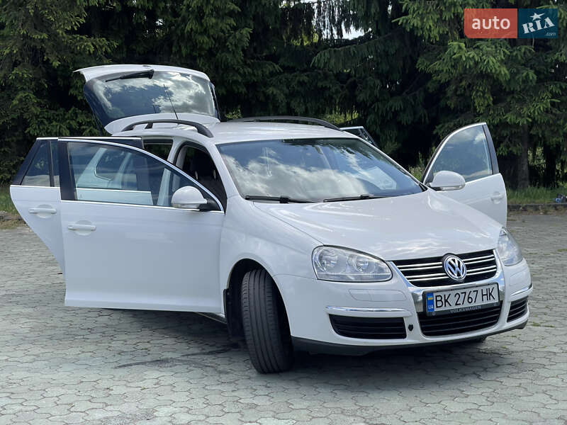 Универсал Volkswagen Golf 2008 в Ровно