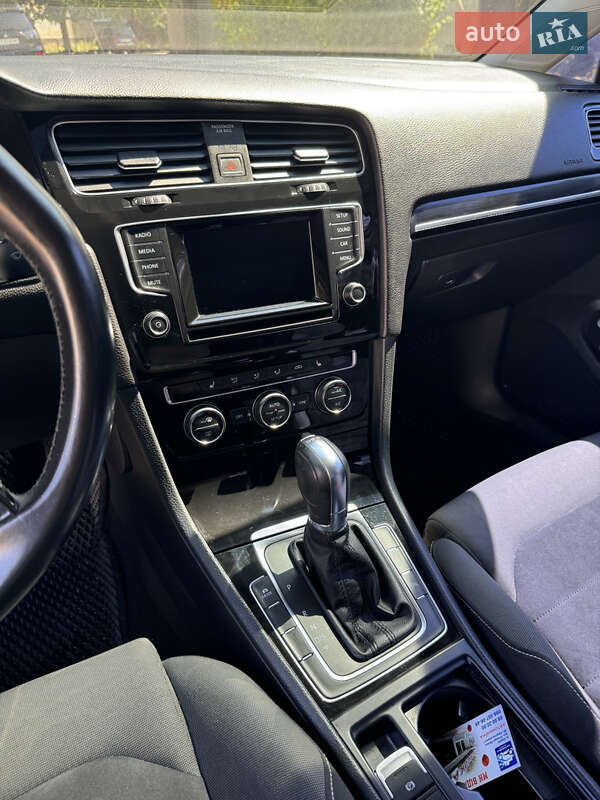 Хетчбек Volkswagen Golf 2013 в Харкові