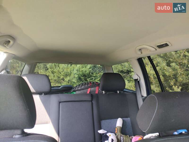 Универсал Volkswagen Golf 2003 в Ровно