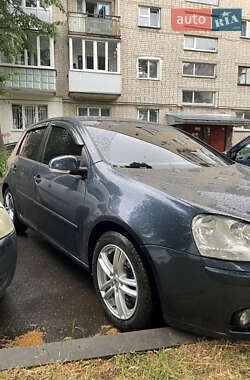 Хэтчбек Volkswagen Golf 2004 в Тернополе