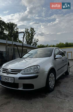 Хэтчбек Volkswagen Golf 2004 в Староконстантинове