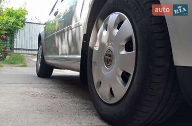 Хетчбек Volkswagen Golf 2003 в 