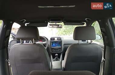 Хэтчбек Volkswagen Golf 2005 в Бучаче