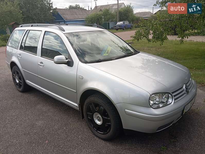 Универсал Volkswagen Golf 2004 в Яготине