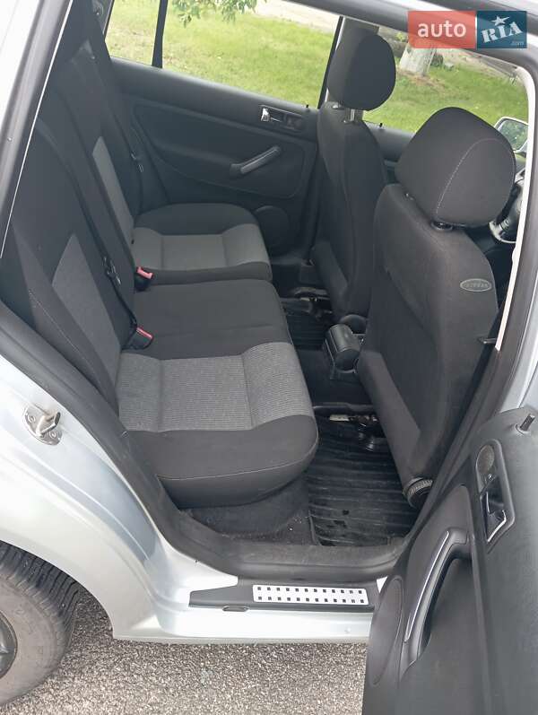 Универсал Volkswagen Golf 2004 в Яготине