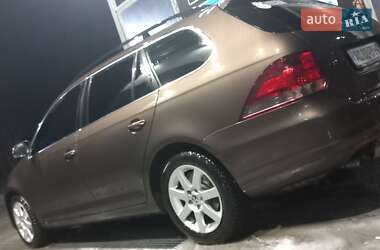 Універсал Volkswagen Golf 2011 в Луцьку