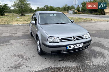 Хетчбек Volkswagen Golf 2002 в Запоріжжі